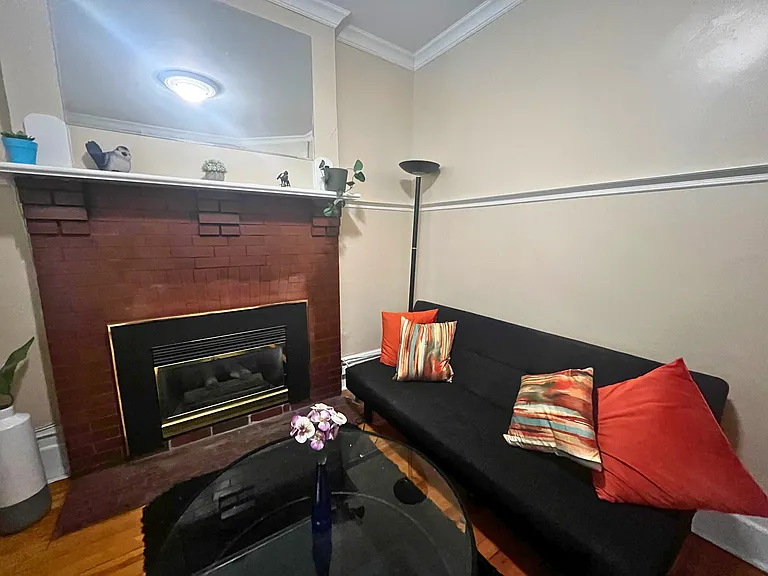 315 Frank St — Photo 11