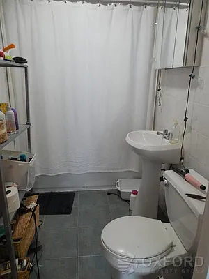 Rented by Oxford Property Group | media 11