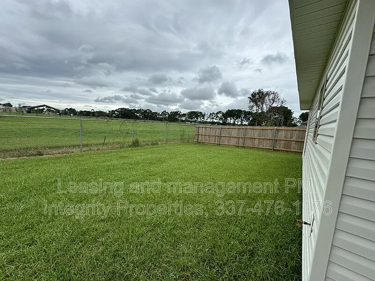 112 Segovia Way — Photo 24