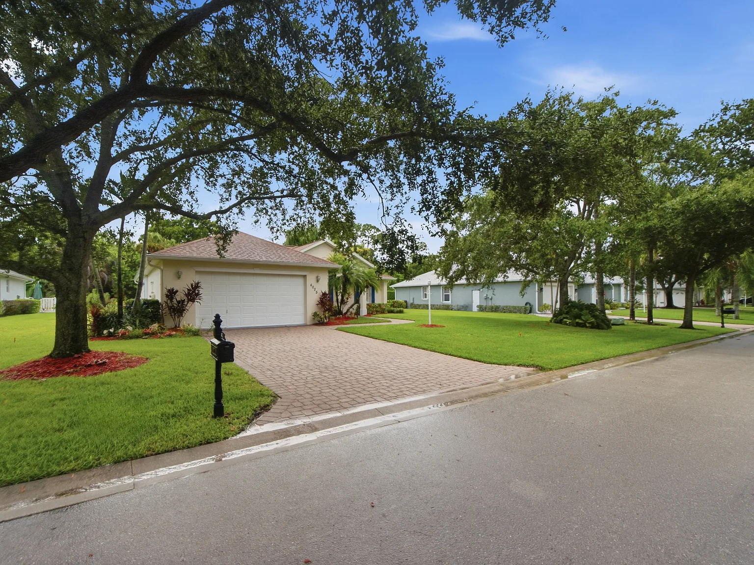 3 bed, 1840 sqft, $2,900 — Photo 2