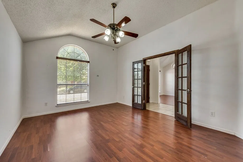 4 bed, 2201 sqft, $2,450 — Photo 3