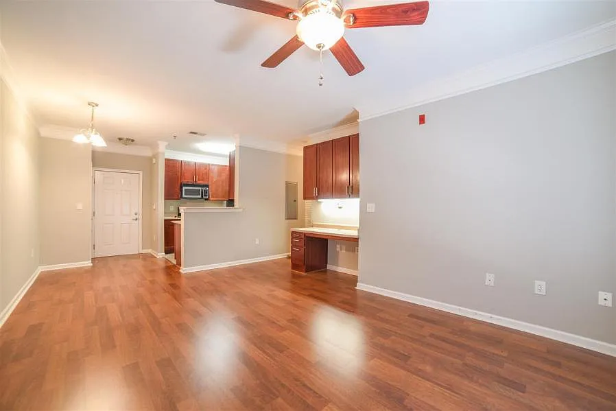 1 bed, 709 sqft, $1,675 — Photo 3