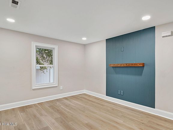 5th image of 615 S Raleigh Street