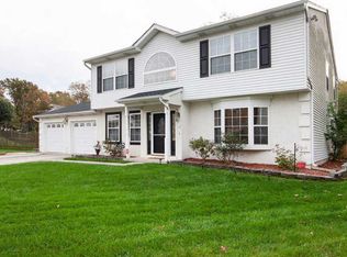 14 Frosty Hollow Ct, Sicklerville, NJ 08081