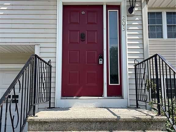 2nd image of 203 Woolsey St