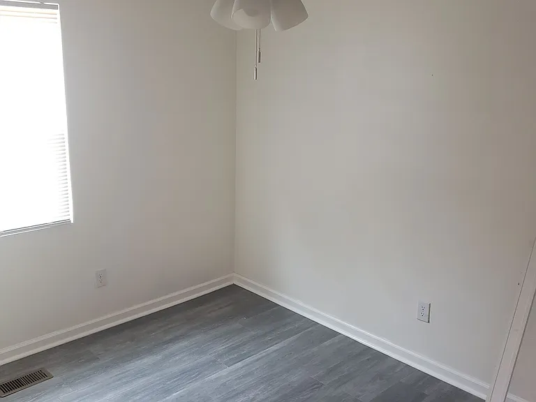 2833 Barrett Ave — Photo 7