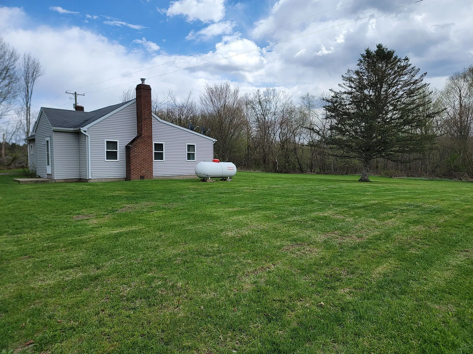 3 bed, 1.0 bath, 1152 sqft, $1,800 — Photo 4