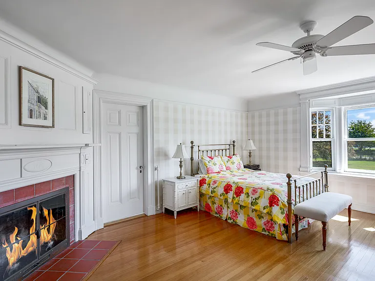94 Quogue St — Photo 19