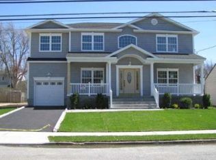 67 Philadelphia Ave, Massapequa Park, NY 11762