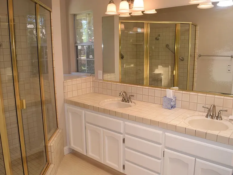1657 Stone Way — Photo 10
