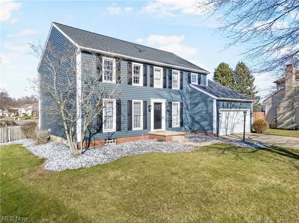 3527 Stratavon St NW, North Canton, OH 44720