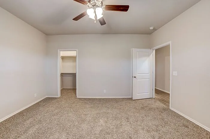 2421 W Imperial Ct — Photo 26
