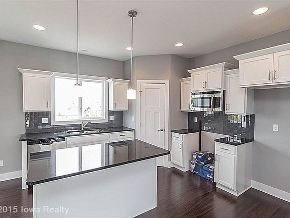 5th image of 9463 Cedarwood Ct