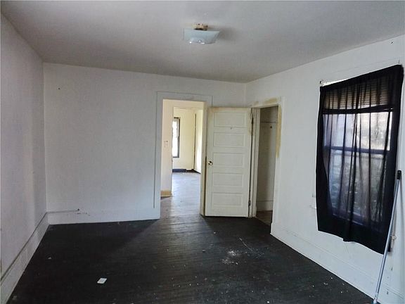 3rd image of 514 W North St