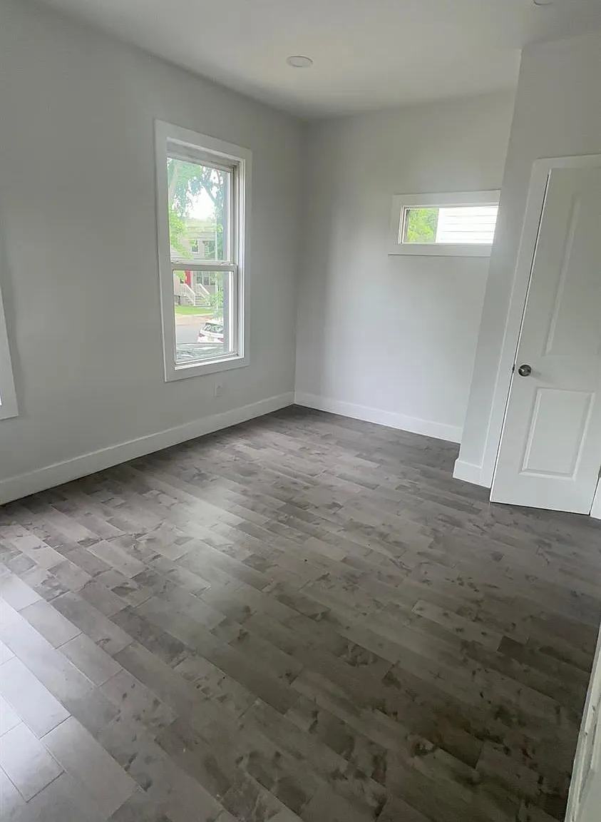 3 bed, 1.0 bath, $2,400 — Photo 4