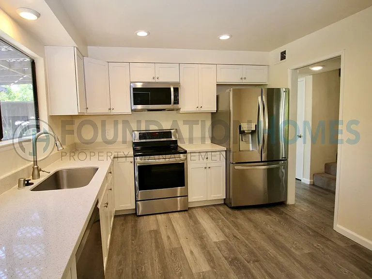 404 San Marin Dr — Photo 43