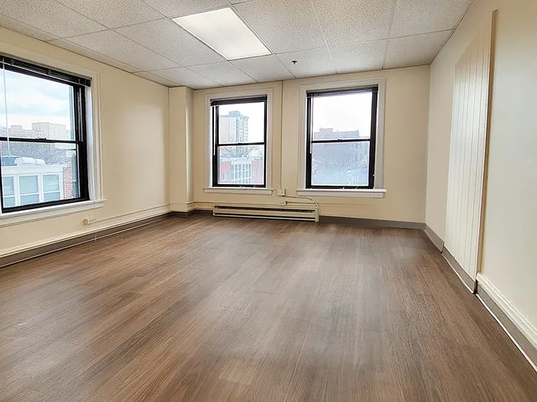 5401 Cornell by 3L Living — Photo 13