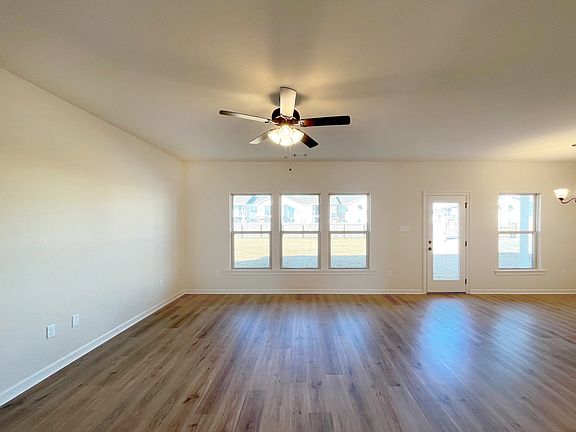 Hoffman IV H - Living - DSLD Homes
