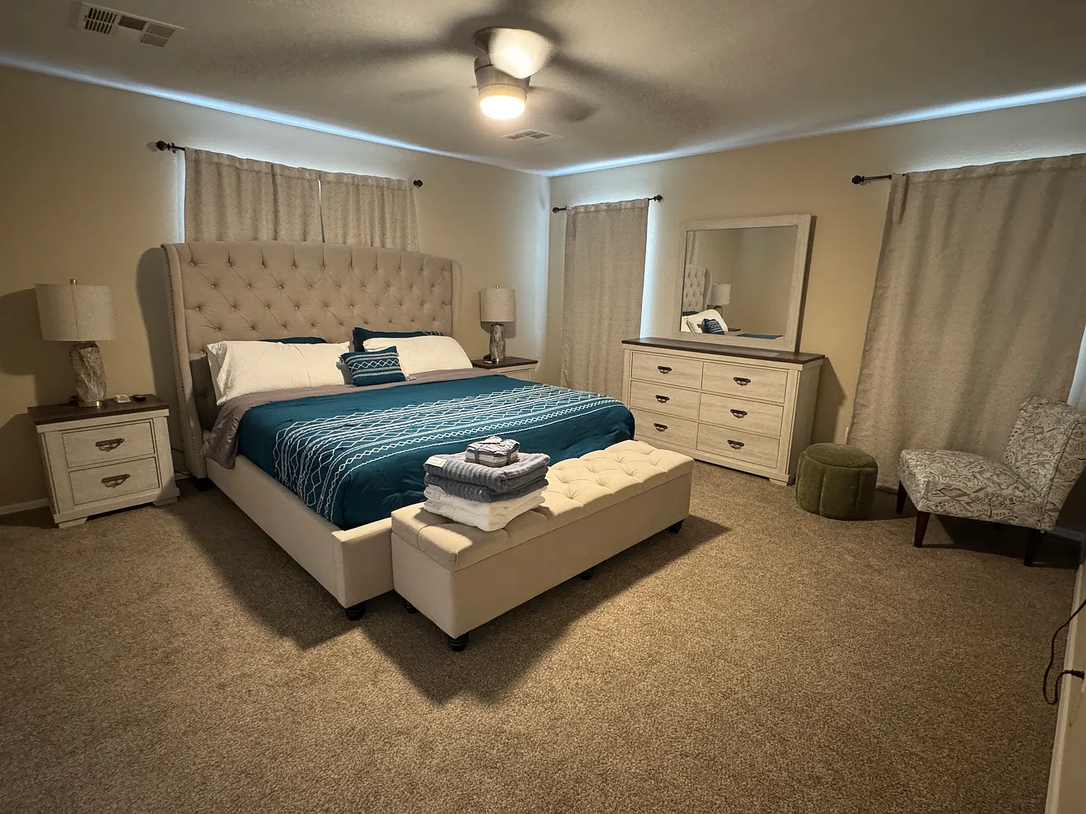 4 bed, 2518 sqft, $3,300 — Photo 3