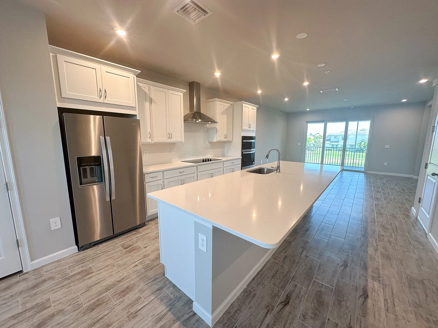 2 bed, 2.0 bath, 1480 sqft, $3,000 — Photo 2