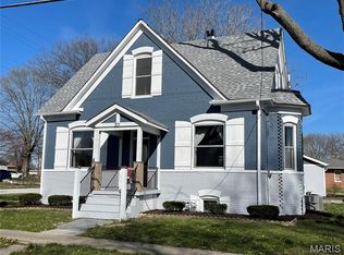 301 S Main St, Summerfield, IL
