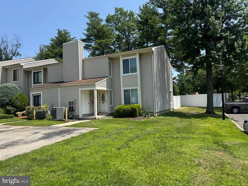 3 bed, 2.5 bath, 1504 sqft, $2,650 — Photo 3