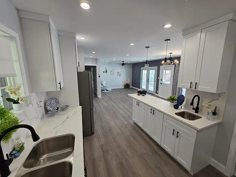 15955 Lassen St — Photo 24