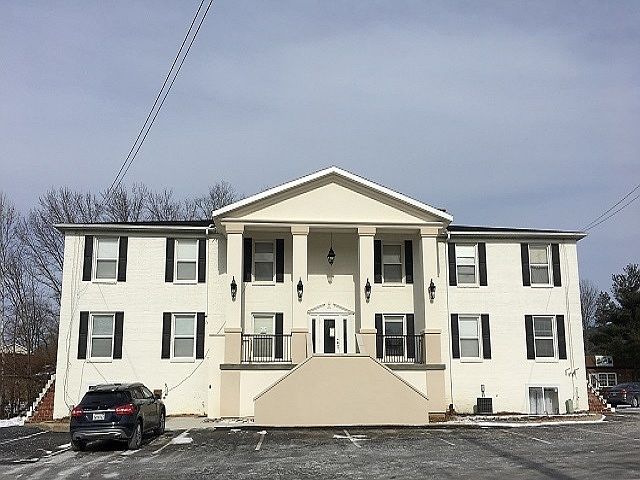 2nd image of 225 E Winslow Rd APT 2