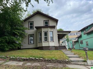 526 W Maple St, Cherokee, IA 51012