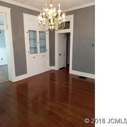 4th image of 213 E 4th St