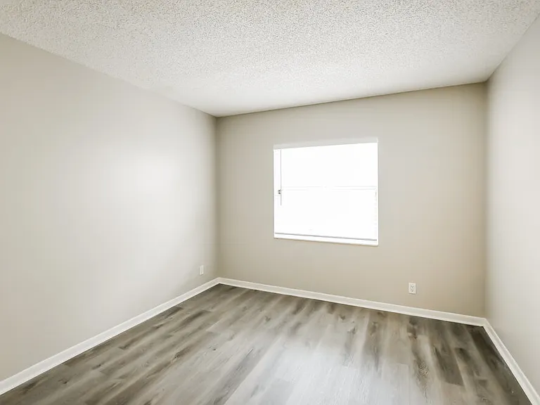 6642 NW 42nd Ave — Photo 14