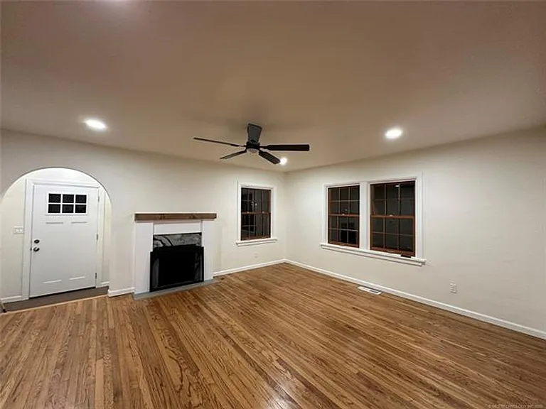 1235 S Gary Pl — Photo 28