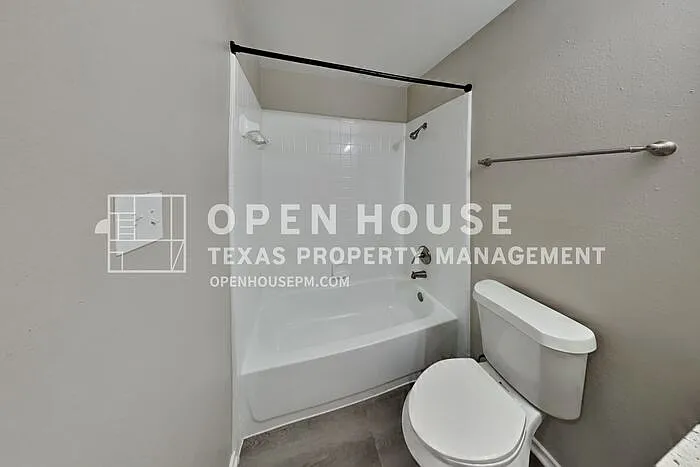 227 Eagle Pass Dr — Photo 16