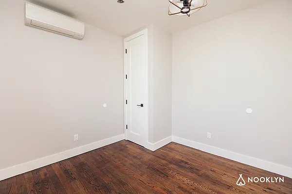 Rented by Nooklyn NYC LLC | media 21