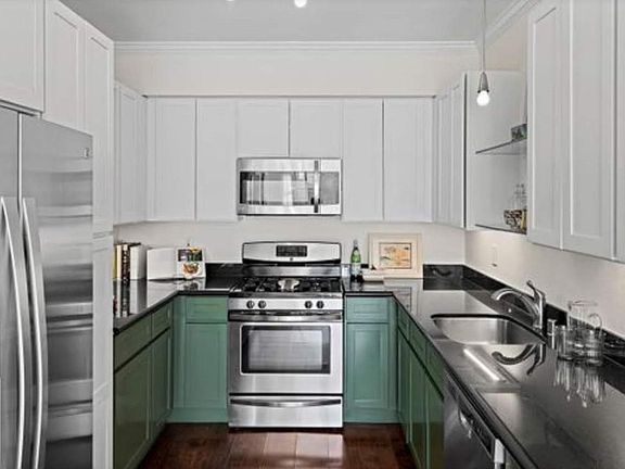2nd image of 2407 Telegraph Ave APT 307