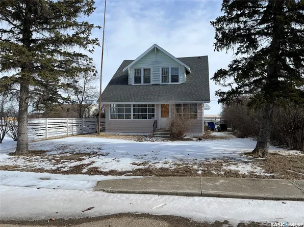 133 2nd Street E, Lafleche, SK S0H 2K0