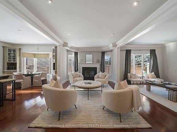 5th image of 1939 Calgary Ct