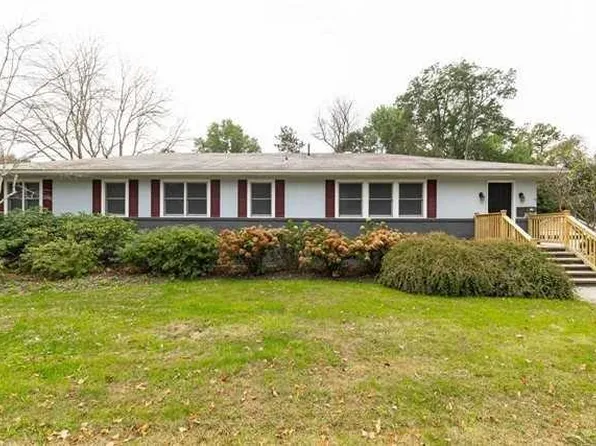 90 MARKET, Red Hook, NY 12571