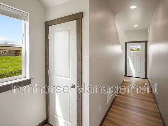 4th image of 2954 W Babcock St Unit B