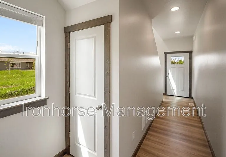 2954 W Babcock St #B — Photo 4