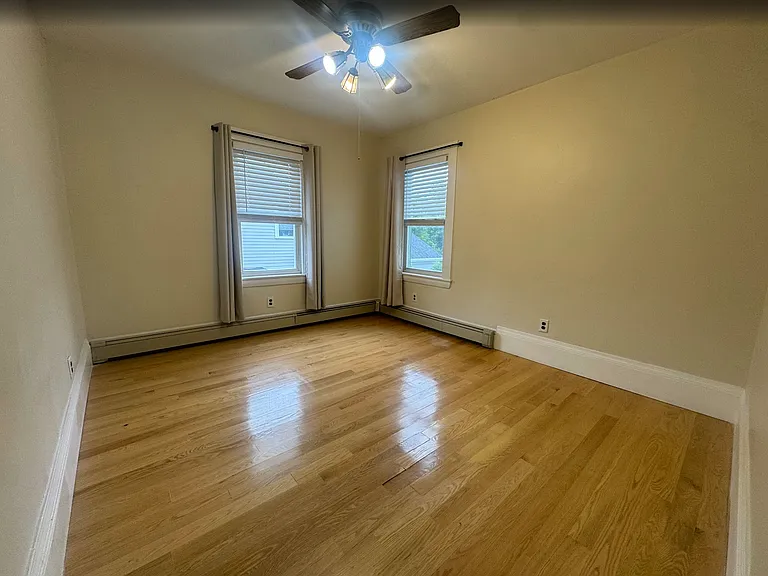 42 Hall Pl — Photo 14