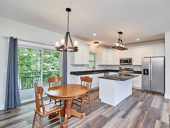 5th image of 105 Merz Meadows Dr