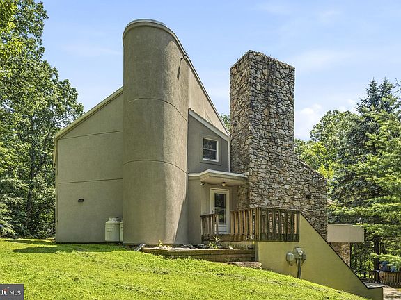 4th image of 191 High Rock Rd N