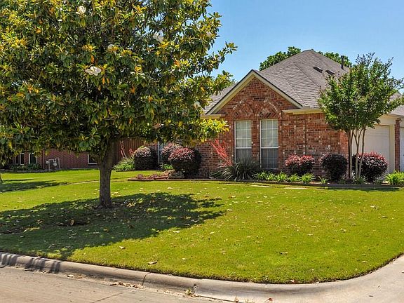 4th image of 2811 Saint Charles Dr