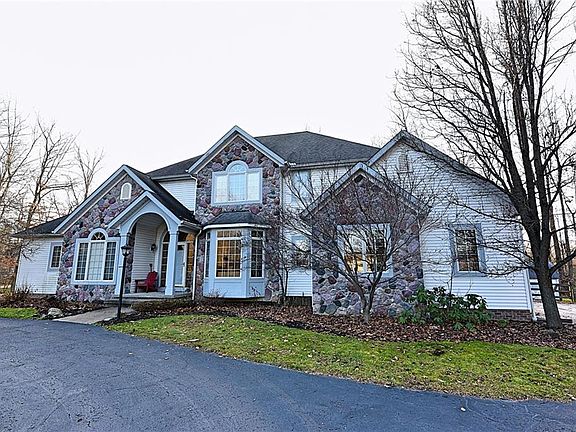 3rd image of 16670 Orange Ln