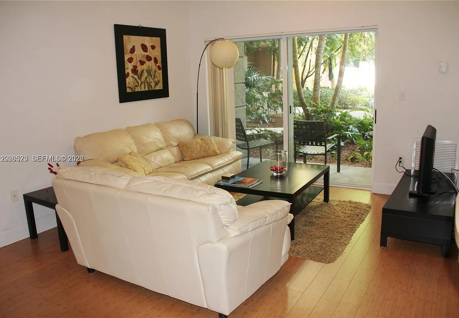 Valencia Condo — Photo 3
