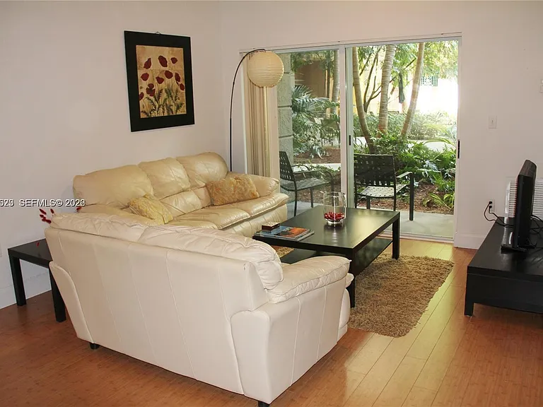 6001 SW 70th St #114 — Photo 3