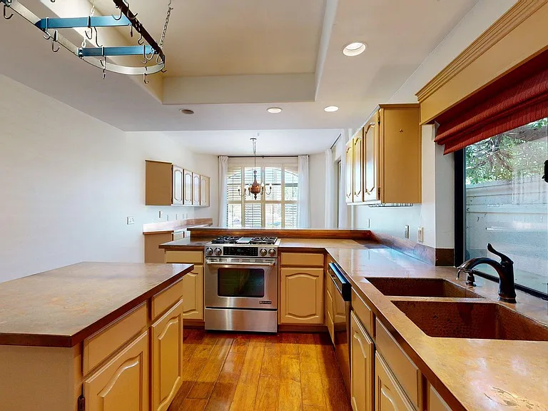 8100 E Camelback Rd #39 — Photo 11