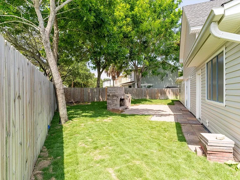 817 N Lakeside Dr — Photo 43