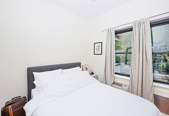 3rd image of 151 E 38th St APT 1A
